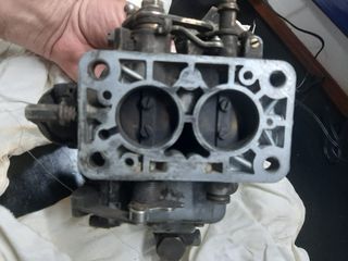 Carburador Renault 12 averiado