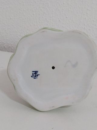 Figura Porcelana TENGRA - Joven con Pájaro (21cm)