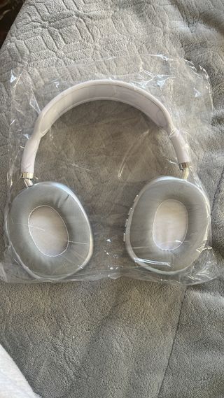 Auriculares Inalámbricos Blancos y Grises