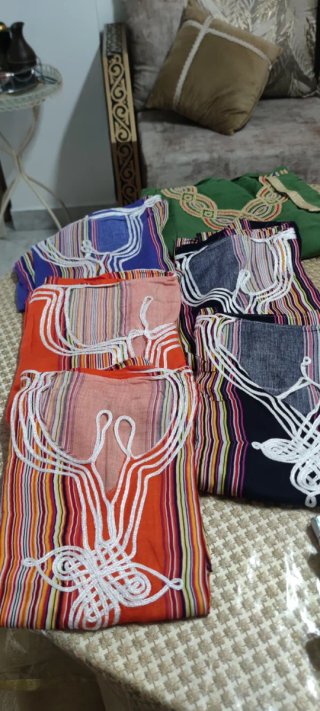 Kandoras de colores con bordado