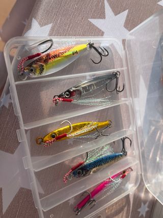 Caja señuelos pesca 5 unidades