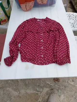 Lote 4 prendas: blusa blanca y falda