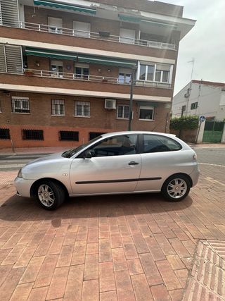 Seat ibiza 1.4 Gasolina del año 2007.