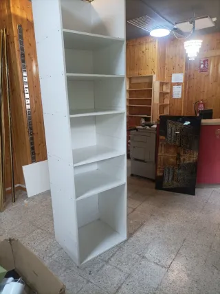 2 Estanterías de Madera
