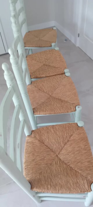 Mesa plegable de madera antigua y 4 sillas