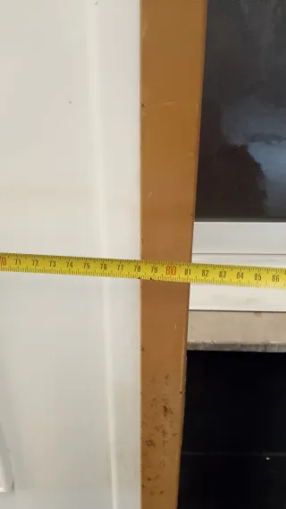 Puerta de seguridad blanca