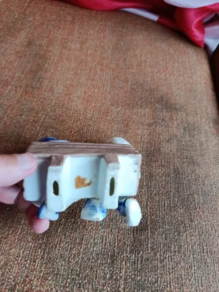 Figura cerámica niño y niña con perro. No envío.