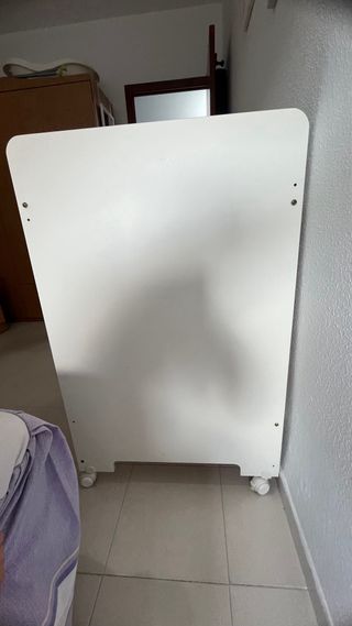 Cuna de bebé blanca con ruedas, colchón,chichonera