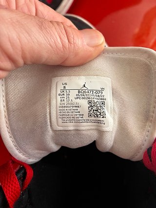 Nike Jordan 1 Red Toe Talla 39