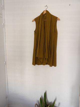 Kimono sin mangas mostaza