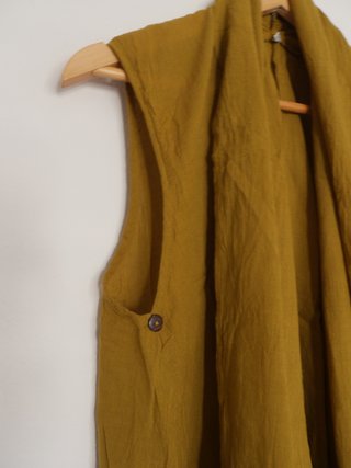 Kimono sin mangas mostaza