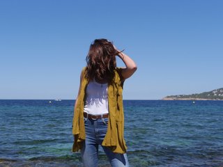 Kimono sin mangas mostaza