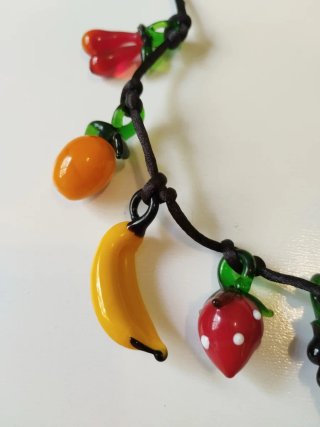 Precioso collar cuentas cristal tema fruta