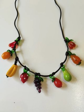 Precioso collar cuentas cristal tema fruta