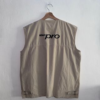 Nikon Beige Utility Vest L Embroidered Logo Work