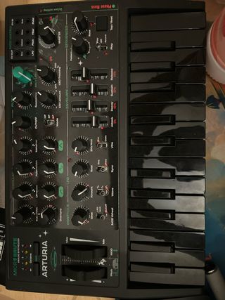 Arturia MicroBrute UFO Sintetizador Analógico