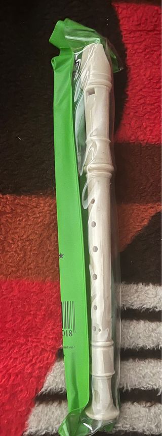 Flauta dulce blanca con funda