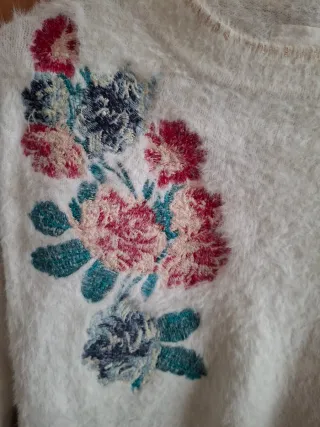 2 Jersey punto  color crudo y 1 bordado  con flor