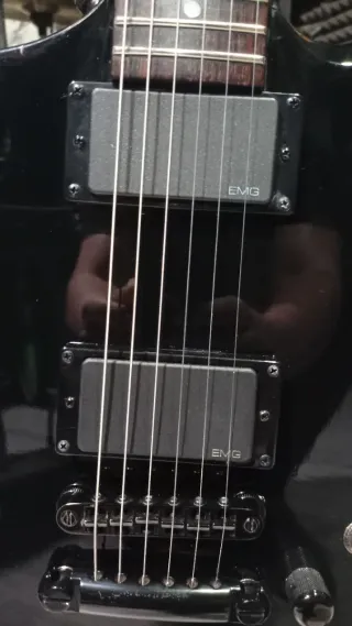 Guitarra ESP Explorer Negra
