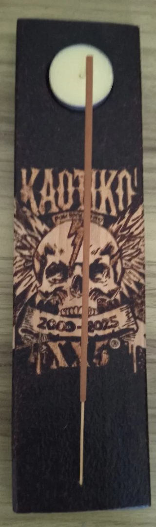 Inciensero de madera con figura,hecho a mano