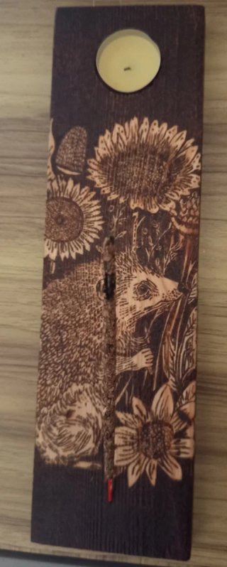 Inciensero de madera con figura,hecho a mano