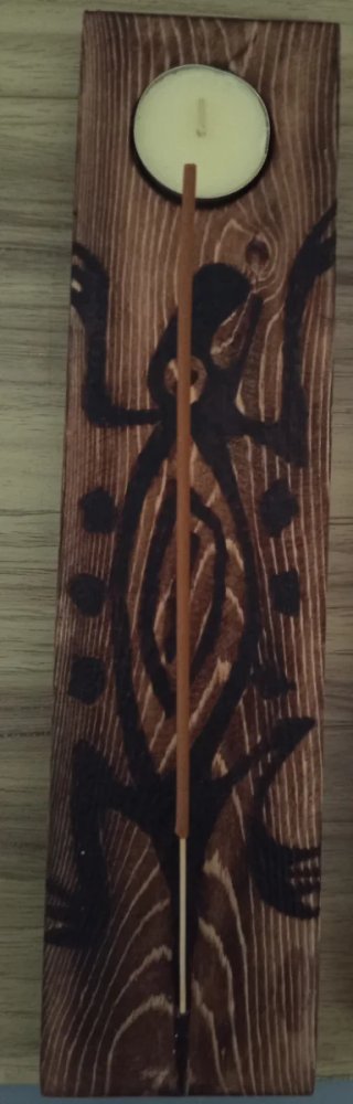 Inciensero de madera con figura,hecho a mano