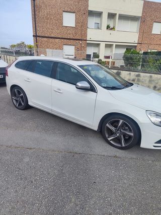 Volvo V60 D3 R-Design 2013