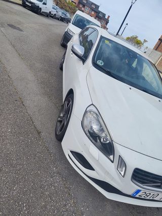 Volvo V60 D3 R-Design 2013
