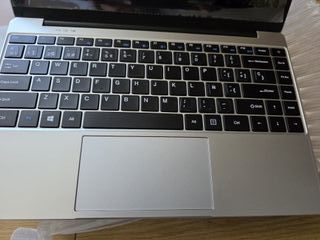 Portátil 14.1 16GB RAM 2TB SSD Intel Celeron N5095