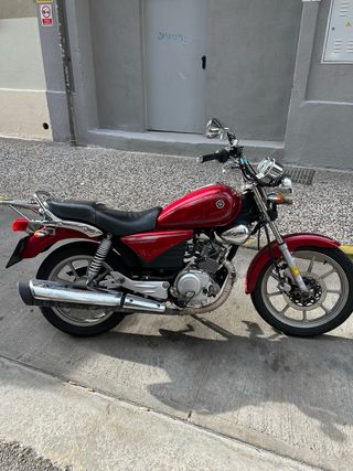 Yamaha YBR Custom Roja 2016