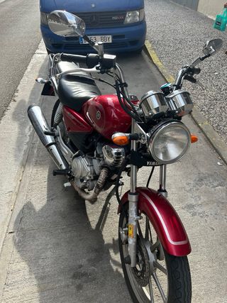 Yamaha YBR Custom Roja 2016