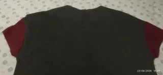 Blusa Mango combinada negra y roja