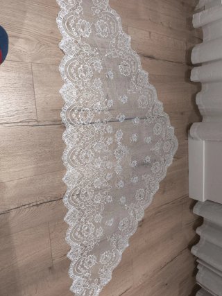 Mantilla 3 picos niña encaje