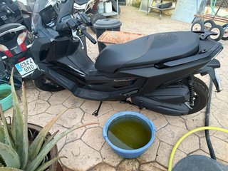 Kymco Superdink GT 350 Negra
