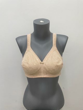 Sujetador de suspensión blanco negro y beis