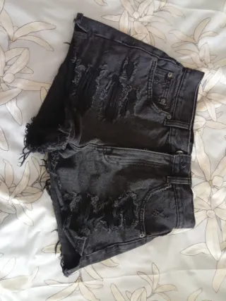 Shorts vaqueros negros desgastados