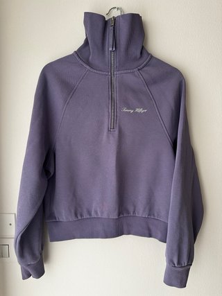 Tommy Hilfiger quarter zip sweatshirt (Size M)