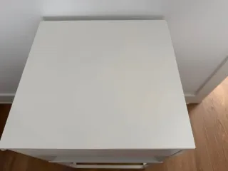 Mesitas de noche metálica blanca Ikea