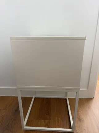 Mesitas de noche metálica blanca Ikea