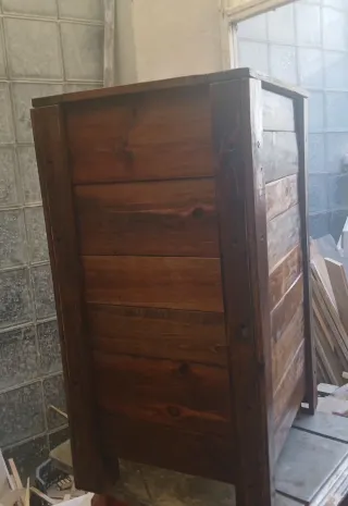 Jardinera Madera Reciclada con interior impermeabl