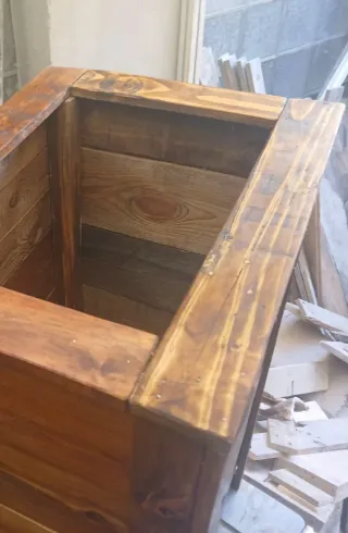 Jardinera Madera Reciclada con interior impermeabl