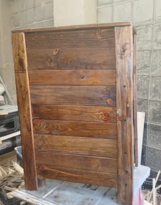 Jardinera Madera Reciclada con interior impermeabl