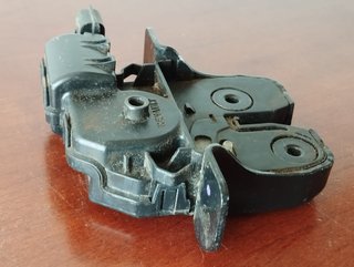 Fecho Porta Mala Eléctrico - Renault Clio IV
