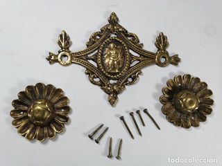 Antiguos herrajes/ornamentos de bronce
