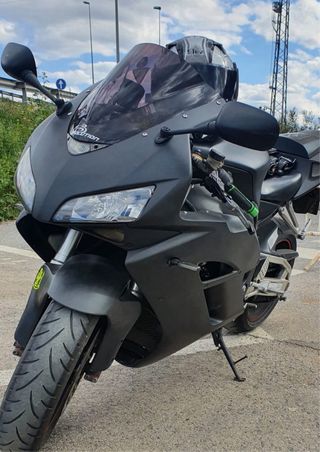 Honda CBR Negra Deportiva