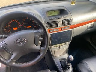 Toyota Avensis 2004