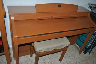 Piano Digital Marrón