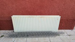 Radiadores blancos de metal