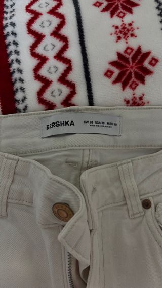 Pantalones vaqueros Bershka blancos rotos