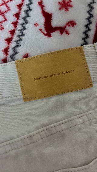 Pantalones vaqueros Bershka blancos rotos